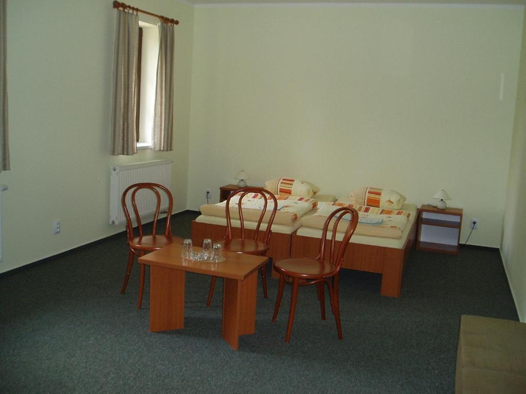 Restaurace A Penzion Ceska Hospoda Heřmanice Chambre photo